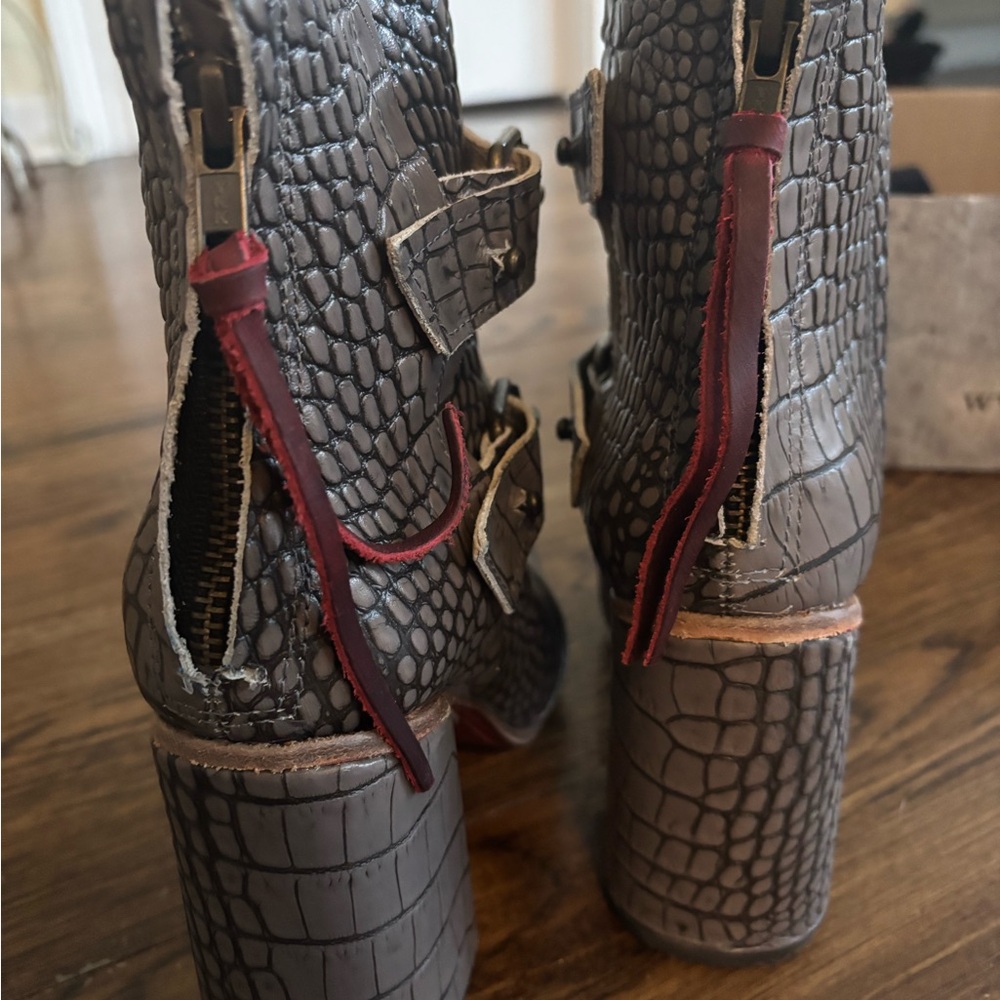 NWT Freebird by Steven Croc-Embossed Brown Ankle Boots - Picture 11 of 12